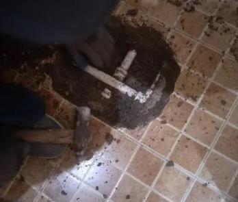 大城卫生间漏水维修公司为您分享下卫生间渗水如何处理及注意事项